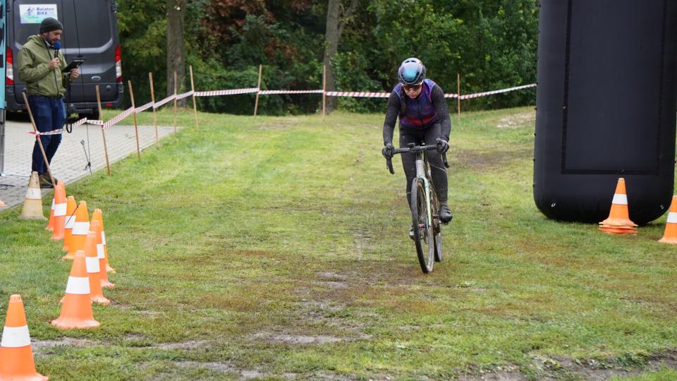 Punk Adrienn kerékpár gravel OB Etyek