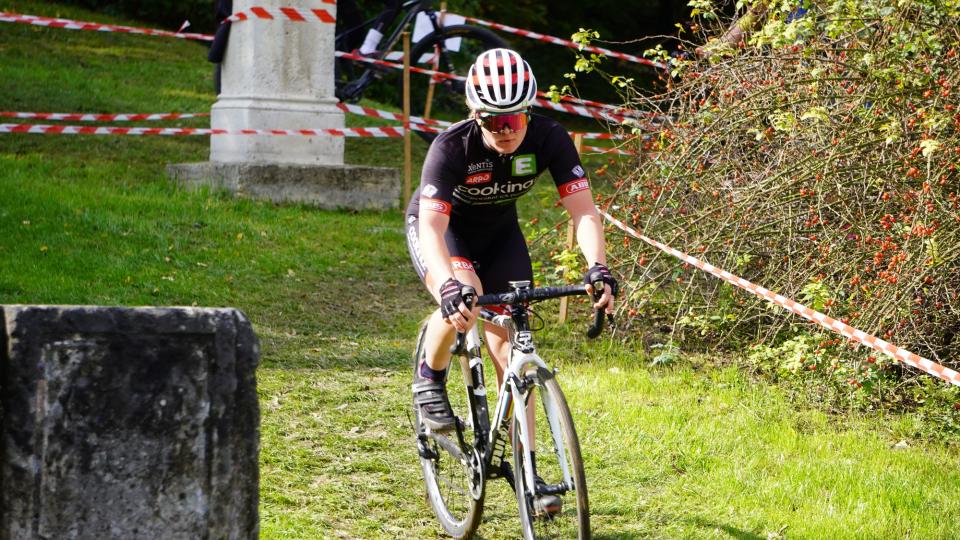 Farkas Janka kerékpár cyclocross challenge Etyek